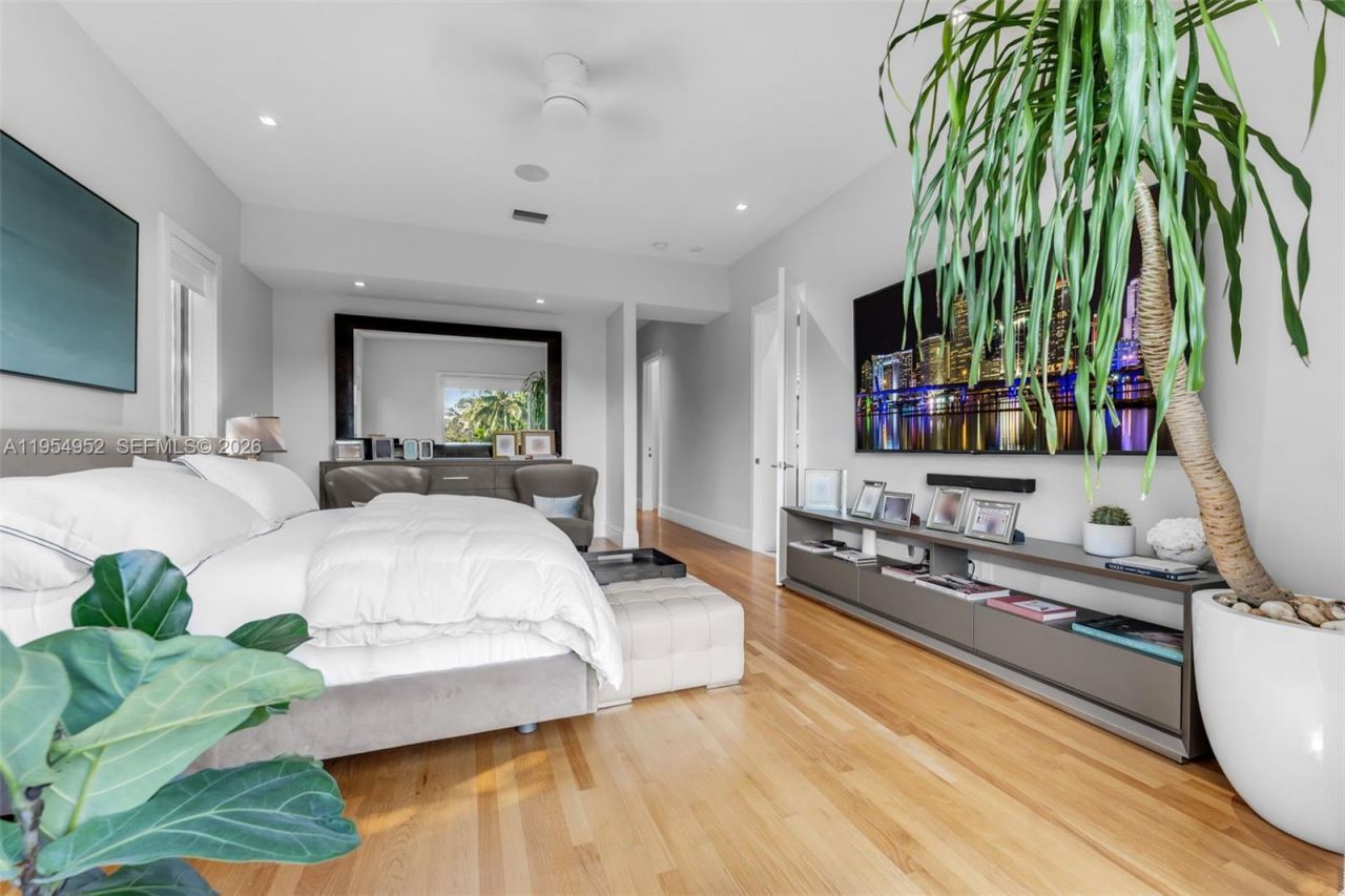 4819 University Drive, Coral Gables, FL 33146 Photo