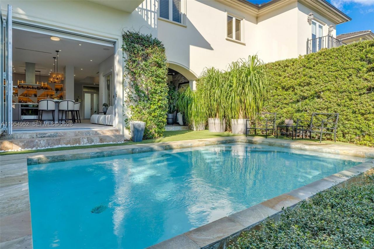 4819 University Drive, Coral Gables, FL 33146 Photo