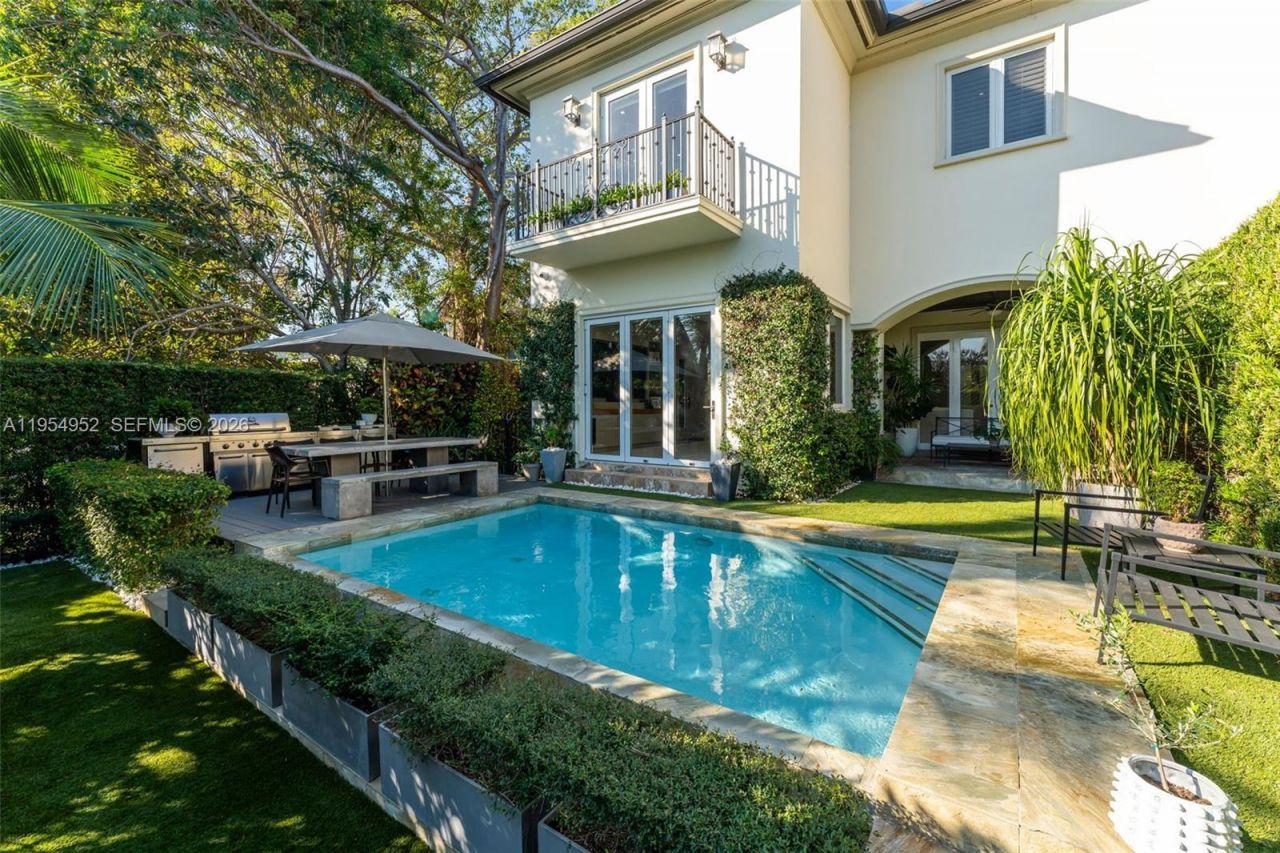 4819 University Drive, Coral Gables, FL 33146 Photo