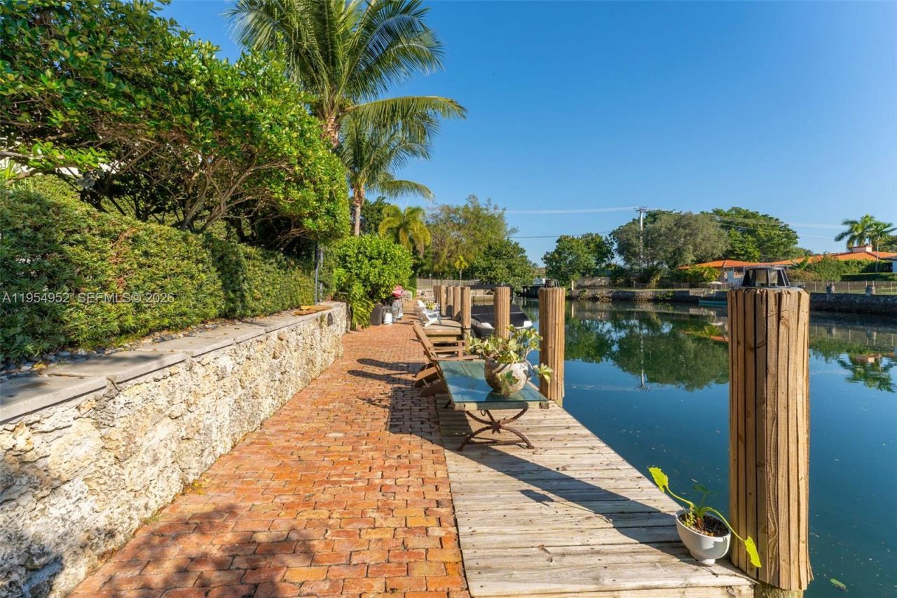 4819 University Drive, Coral Gables, FL 33146 Photo