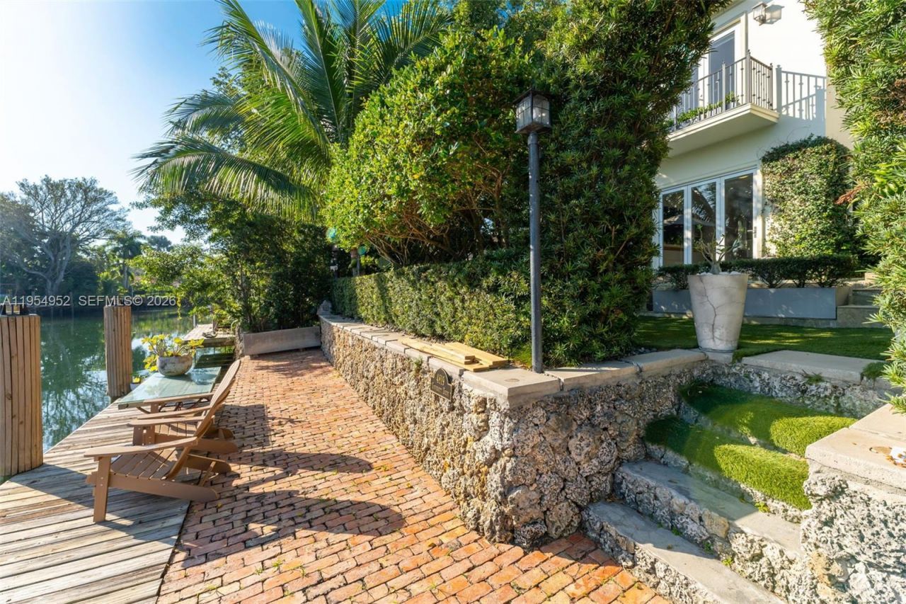 4819 University Drive, Coral Gables, FL 33146 Photo