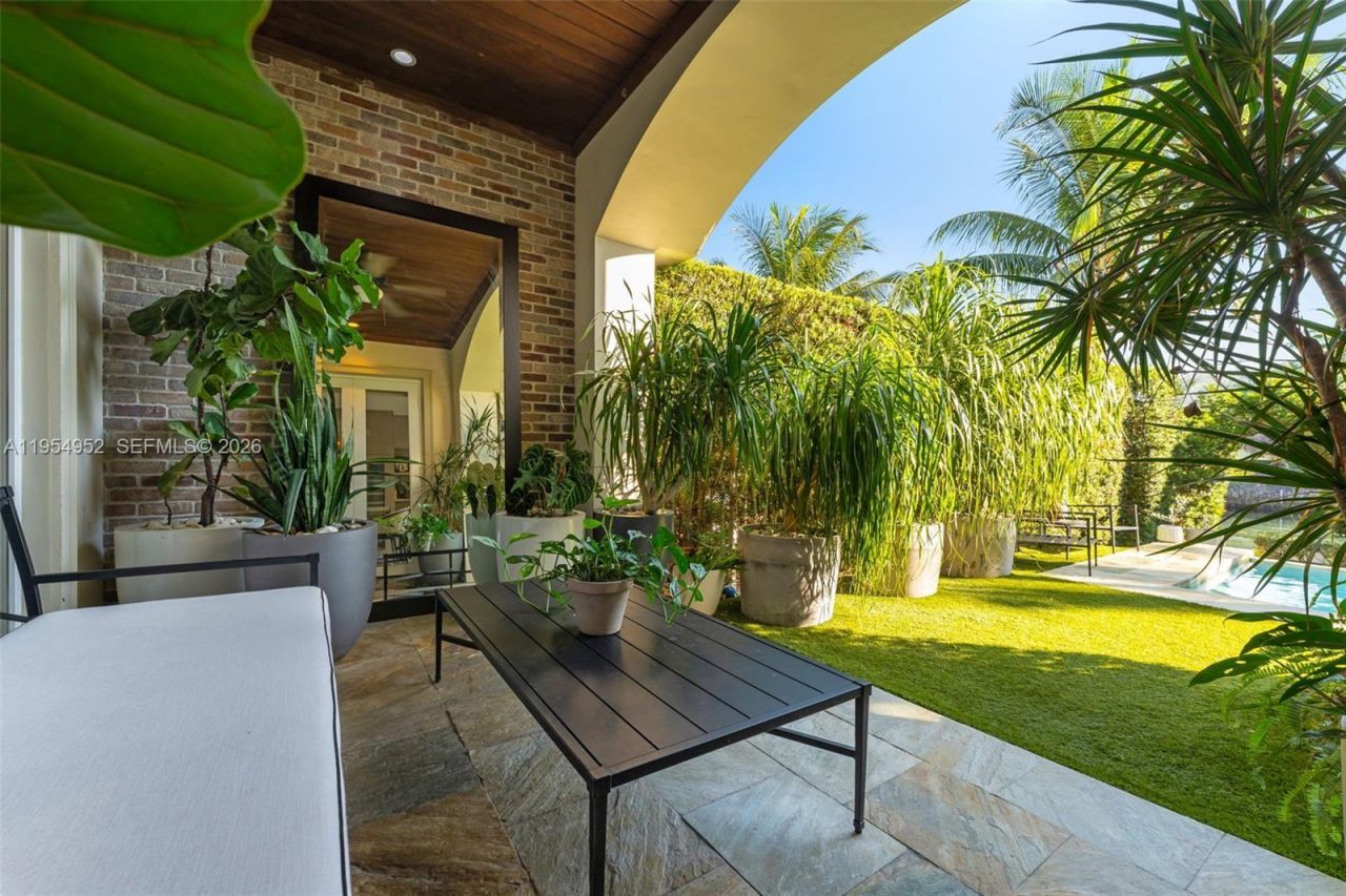 4819 University Drive, Coral Gables, FL 33146 Photo