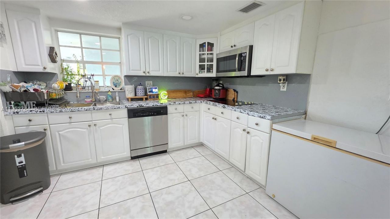 12320 SW 39th St, Miami, FL 33175 Photo