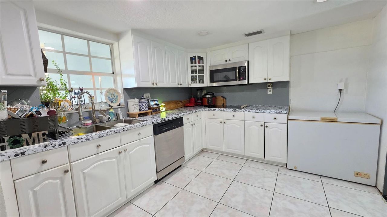 12320 SW 39th St, Miami, FL 33175 Photo