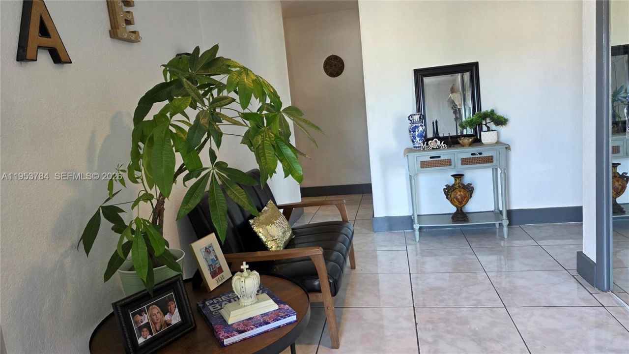 12320 SW 39th St, Miami, FL 33175 Photo