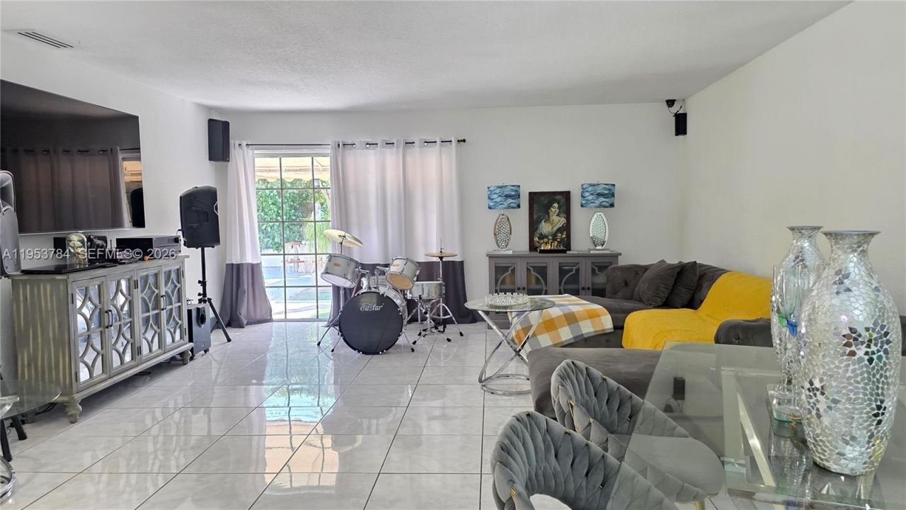 12320 SW 39th St, Miami, FL 33175 Photo