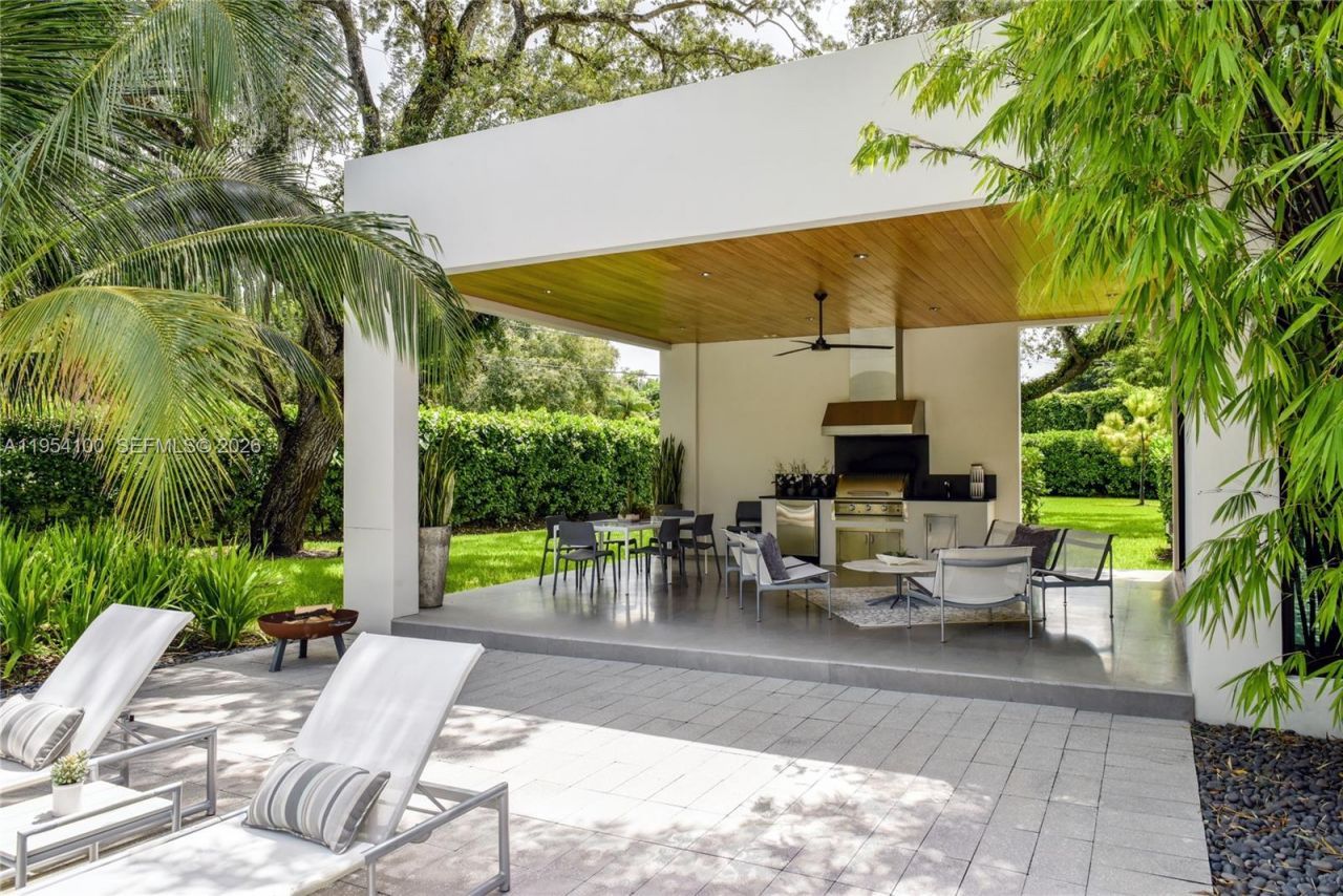 11050 SW 69th Ave , Pinecrest, FL 33156 Photo