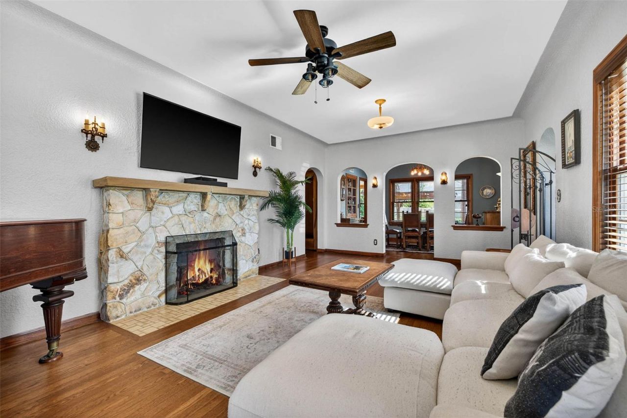 1431 22nd Avenue N, Saint Petersburg, FL 33704 Photo