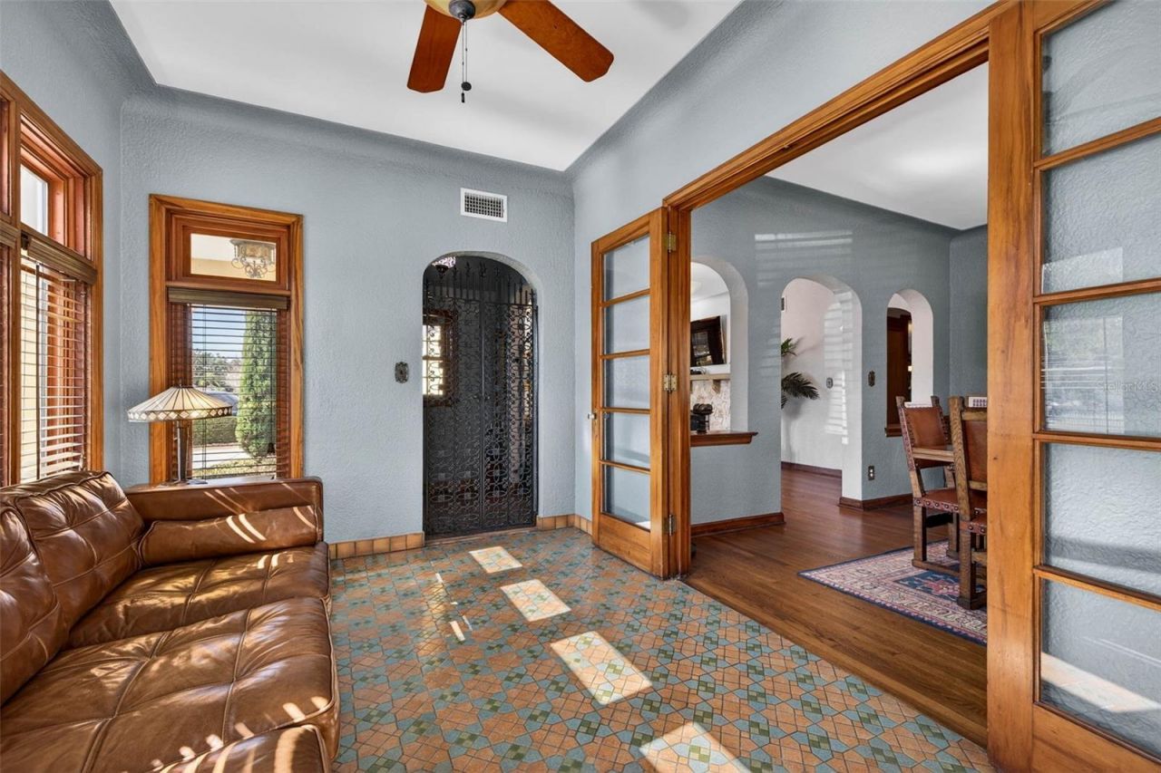 1431 22nd Avenue N, Saint Petersburg, FL 33704 Photo