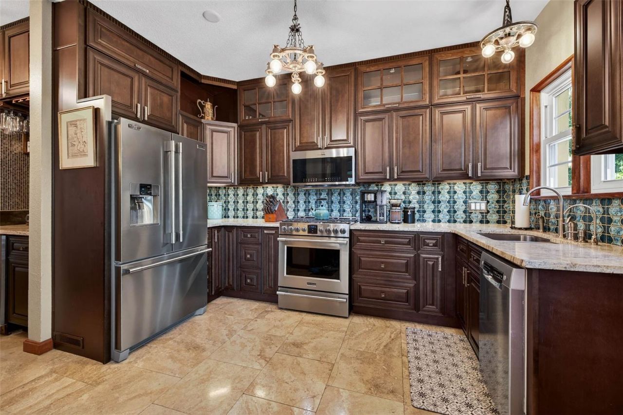 1431 22nd Avenue N, Saint Petersburg, FL 33704 Photo