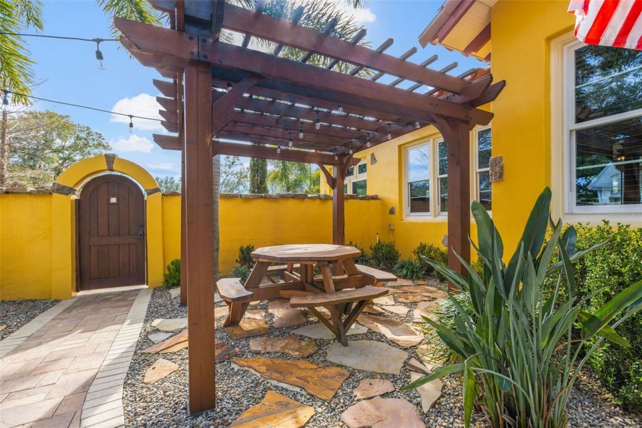 1431 22nd Avenue N, Saint Petersburg, FL 33704 Photo