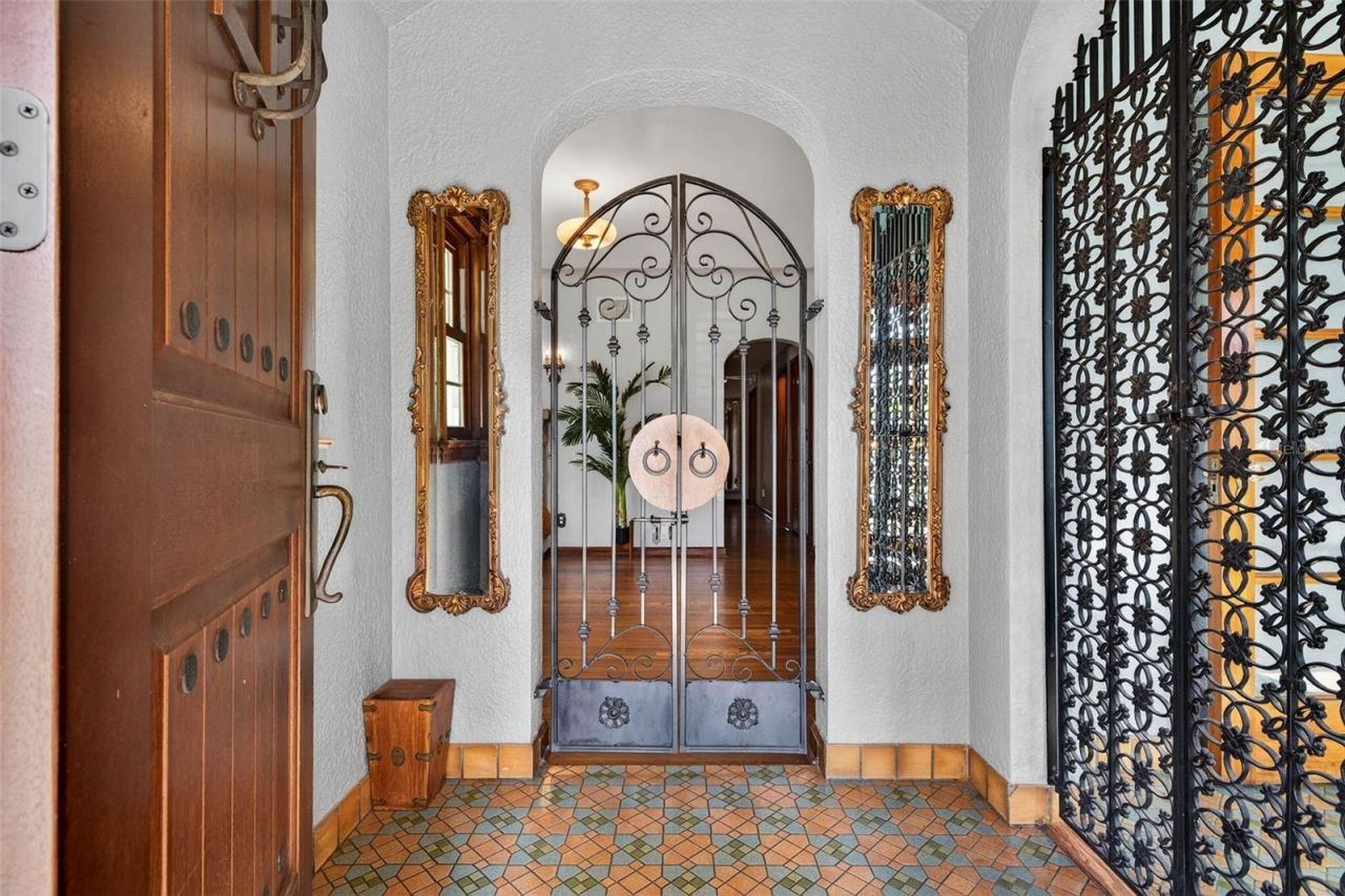 1431 22nd Avenue N, Saint Petersburg, FL 33704 Photo