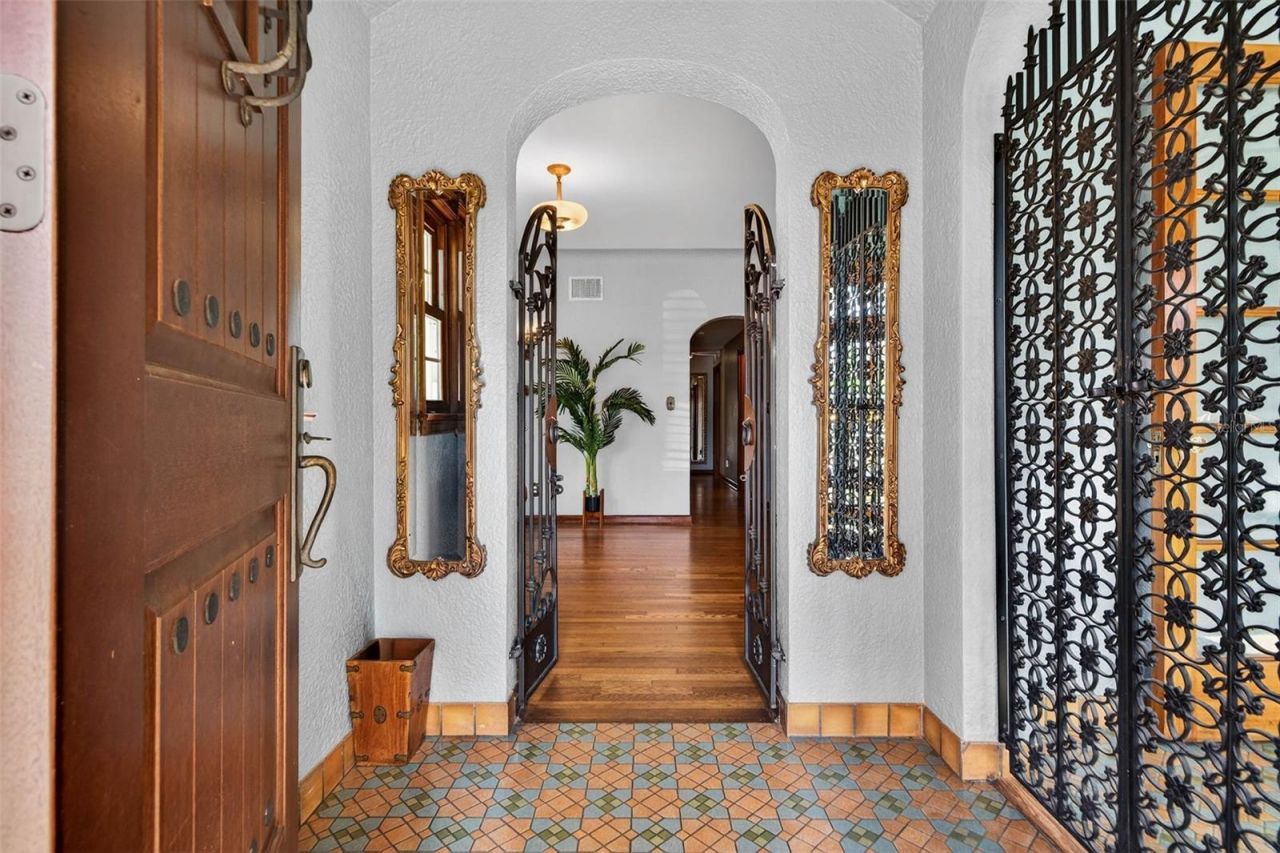 1431 22nd Avenue N, Saint Petersburg, FL 33704 Photo