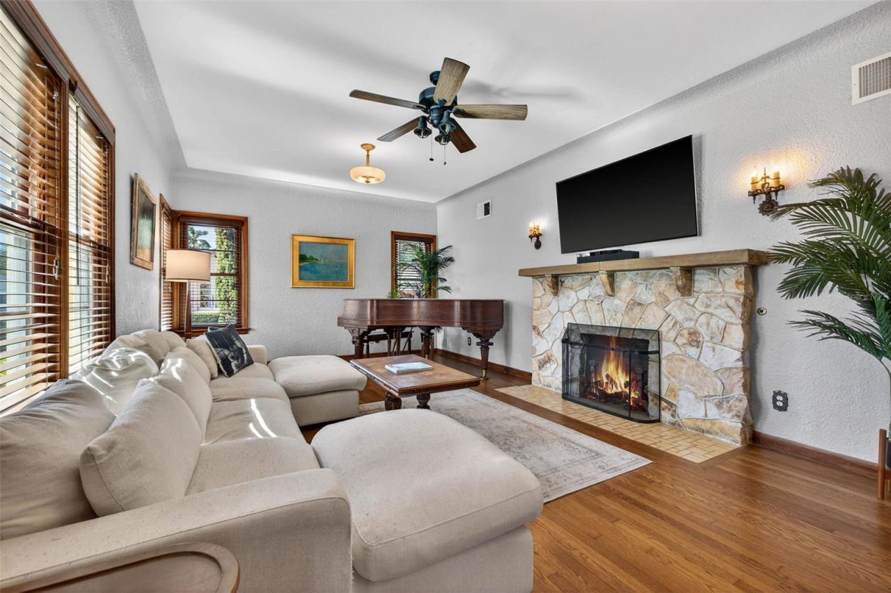 1431 22nd Avenue N, Saint Petersburg, FL 33704 Photo