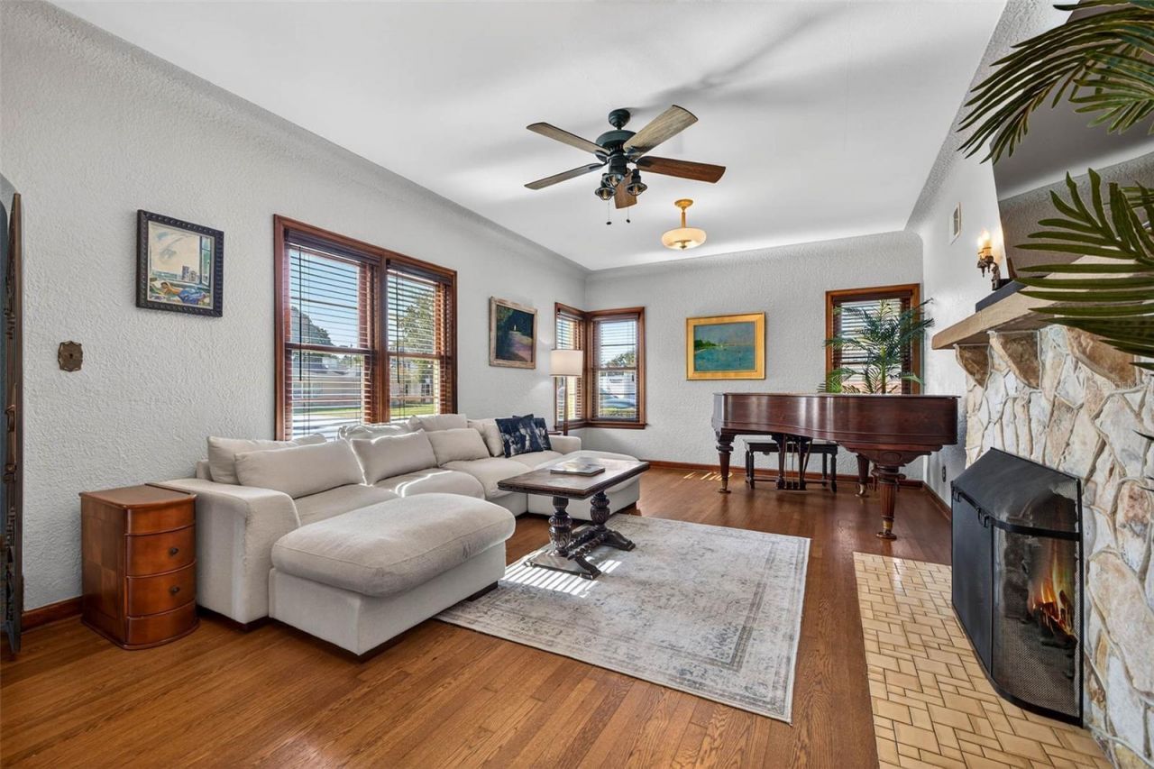 1431 22nd Avenue N, Saint Petersburg, FL 33704 Photo