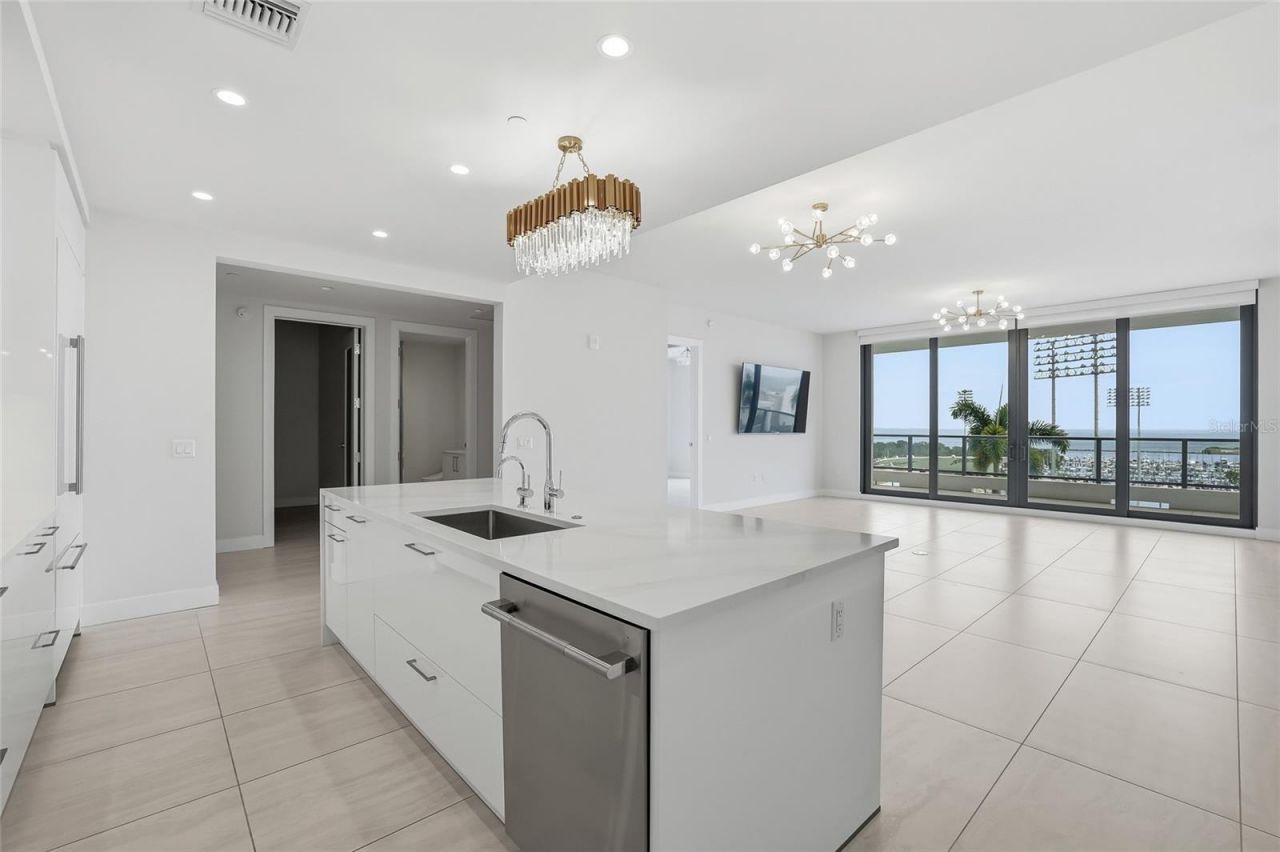 301 1st Street S, Unit 802, Saint Petersburg, FL 33701 Photo