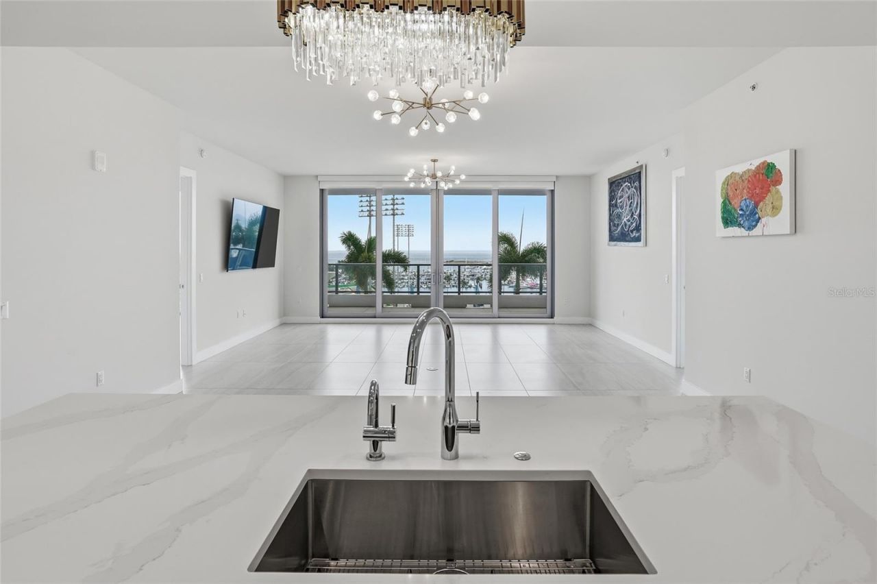 301 1st Street S, Unit 802, Saint Petersburg, FL 33701 Photo