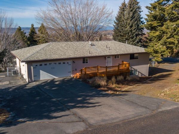 1422 Kimberly Drive, Klamath Falls, OR 97603