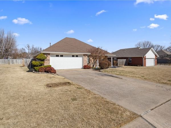 2904 Colton Drive, Springdale, AR 72762