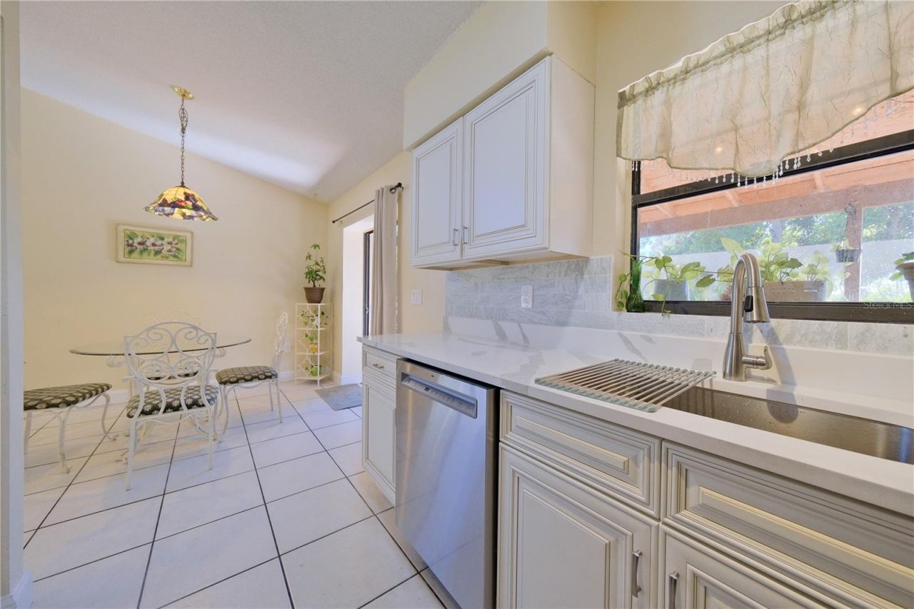 3549 65th Avenue Circle E, Sarasota, FL 34243 Photo