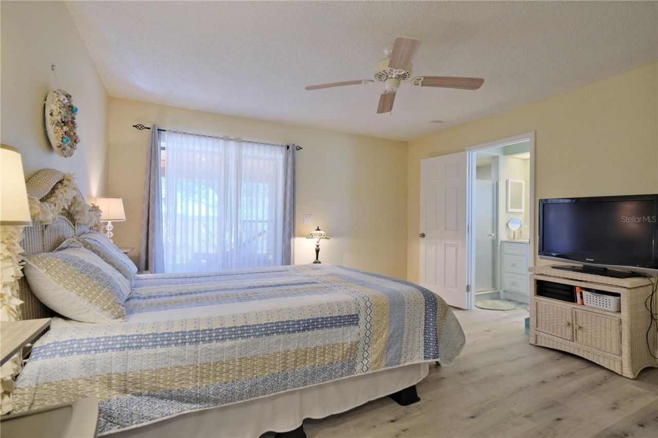 3549 65th Avenue Circle E, Sarasota, FL 34243 Photo