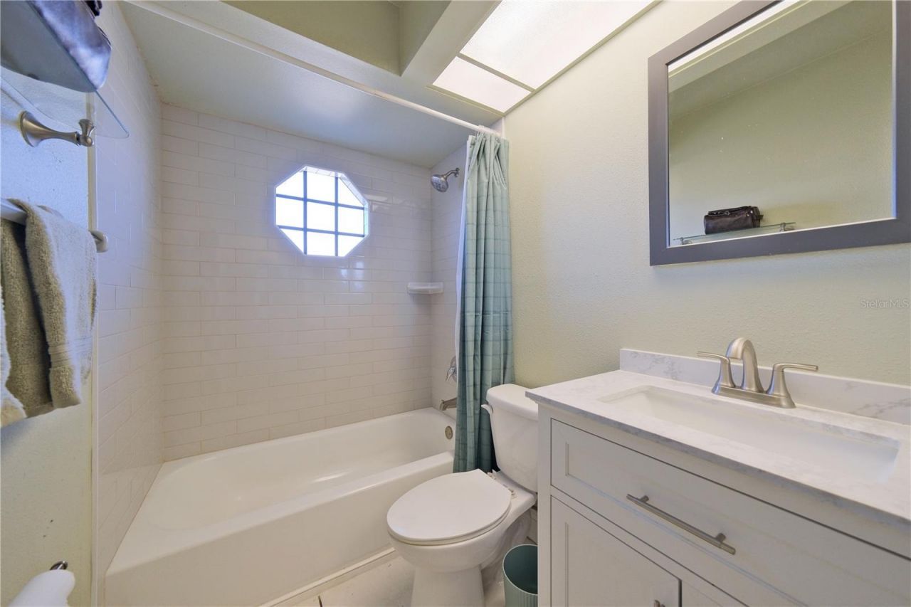 3549 65th Avenue Circle E, Sarasota, FL 34243 Photo