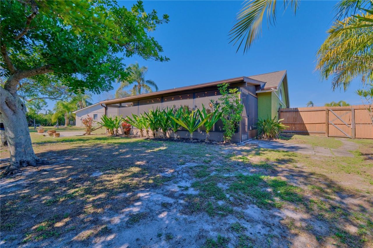 3549 65th Avenue Circle E, Sarasota, FL 34243 Photo