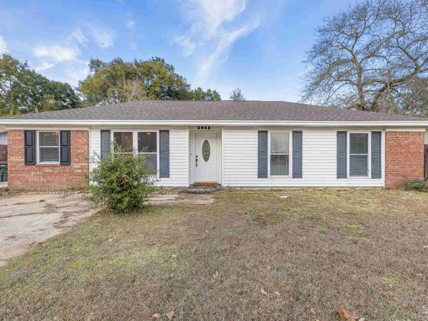 3962 Elmcrest Dr, Pensacola, FL 32504