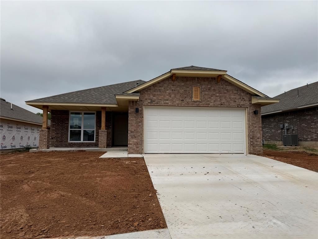 1113 Redwood Creek Drive, Yukon, OK 73099 Main Photo
