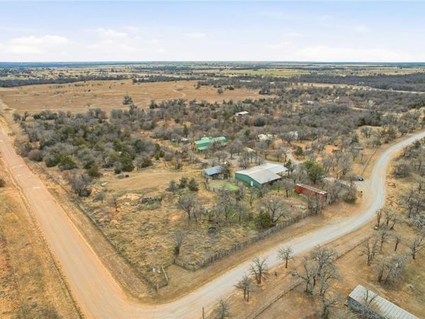 72 Hidden Oaks Drive, Indiahoma, OK 73552