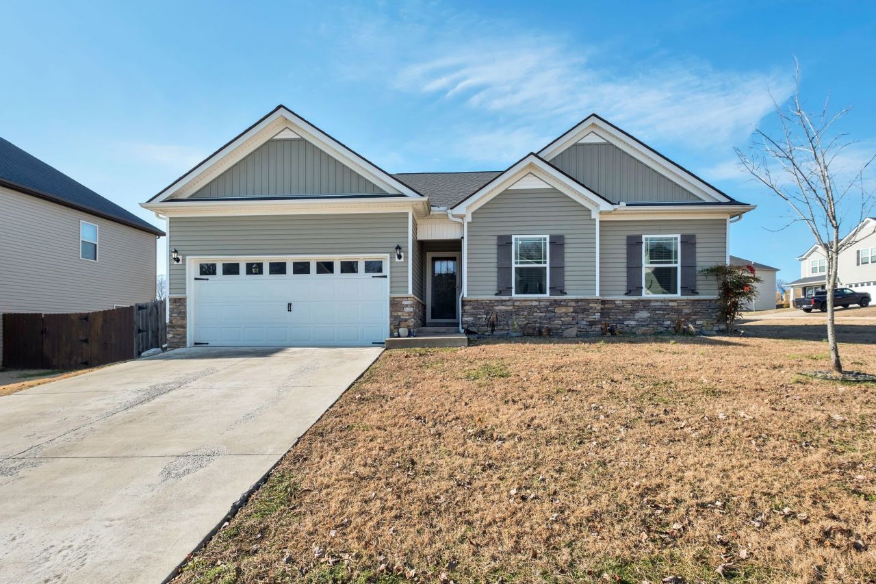 744 Garland Dr, Hermitage, TN 37076 Main Photo