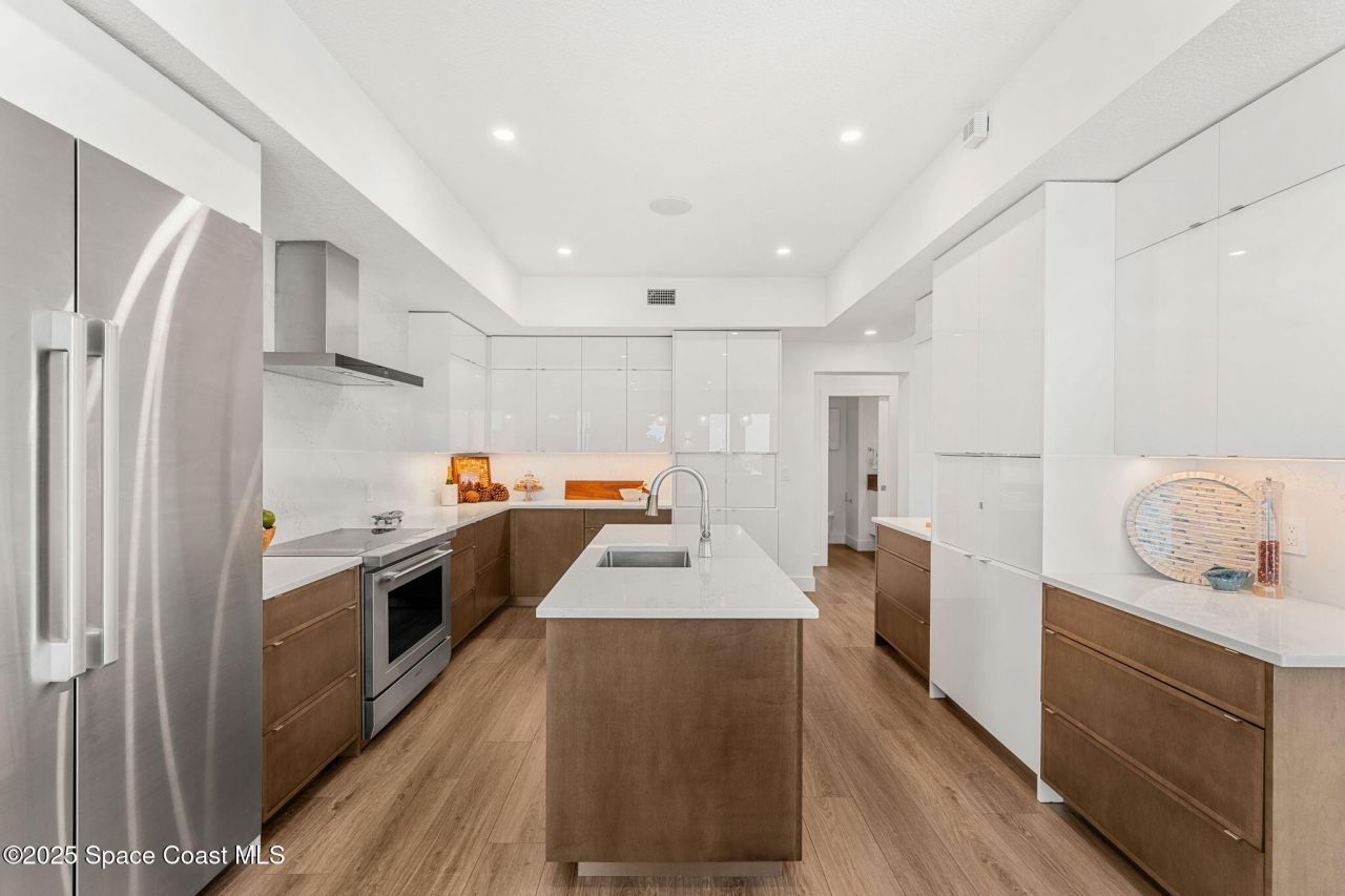 1081 S Atlantic Avenue, Cocoa Beach, FL 32931 Photo