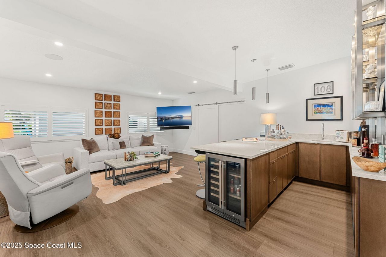 1081 S Atlantic Avenue, Cocoa Beach, FL 32931 Photo