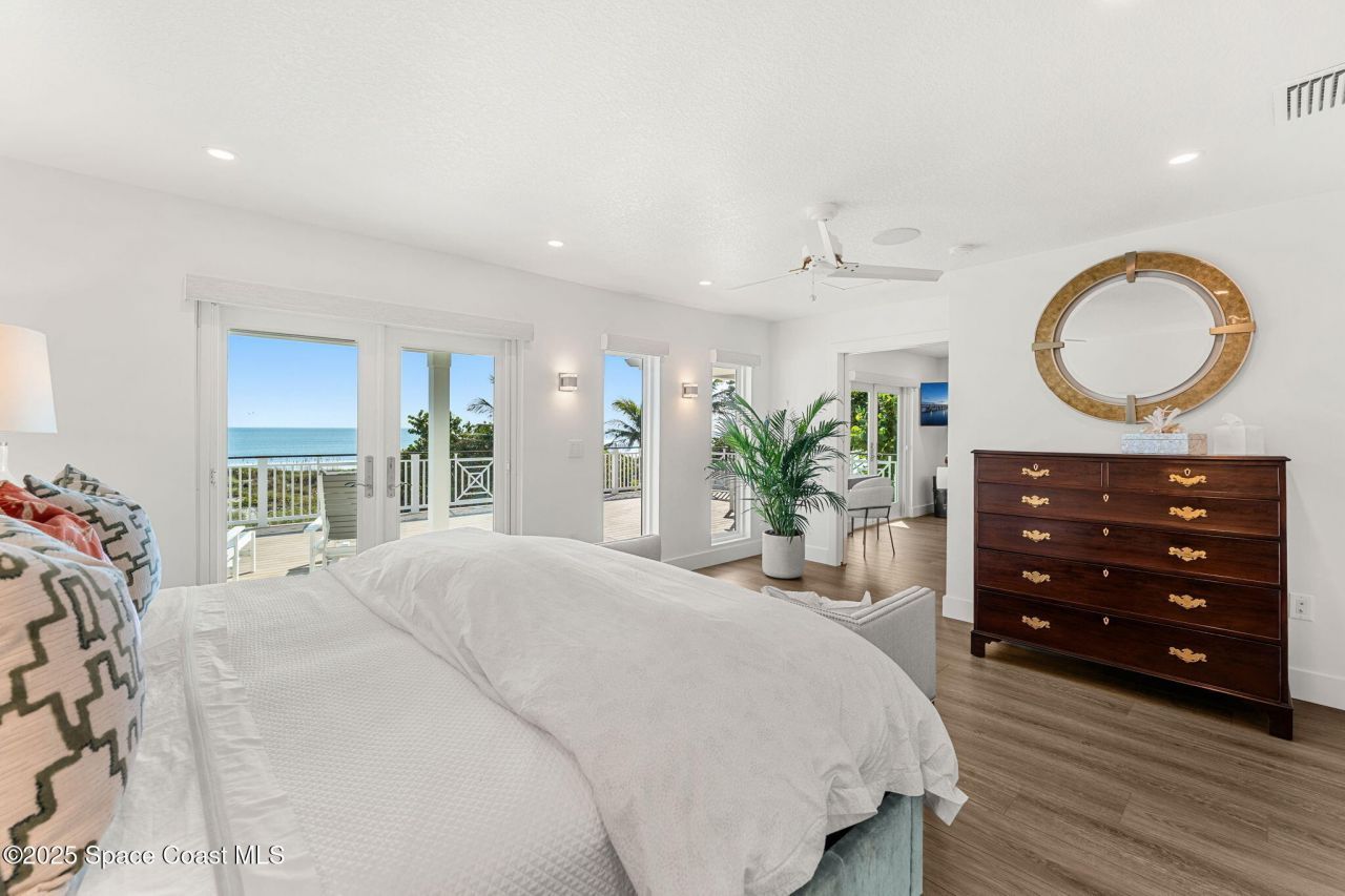 1081 S Atlantic Avenue, Cocoa Beach, FL 32931 Photo