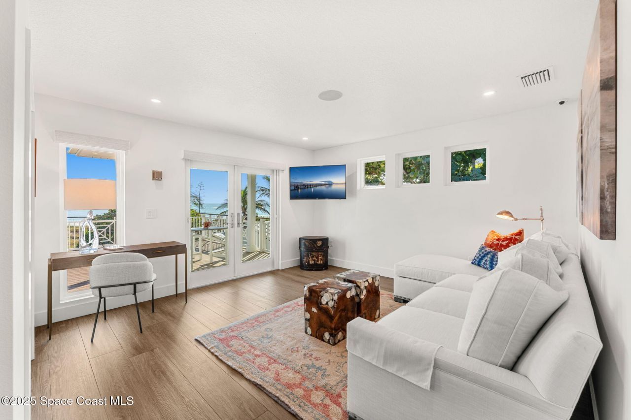 1081 S Atlantic Avenue, Cocoa Beach, FL 32931 Photo