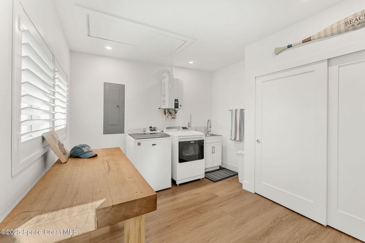 1081 S Atlantic Avenue, Cocoa Beach, FL 32931 Photo