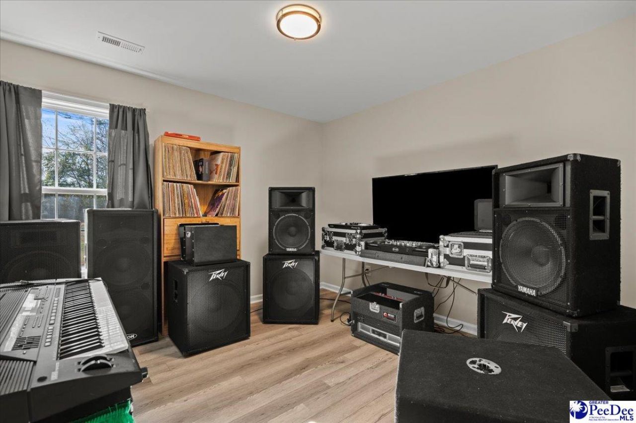 17 S Milton Rd Photo 20