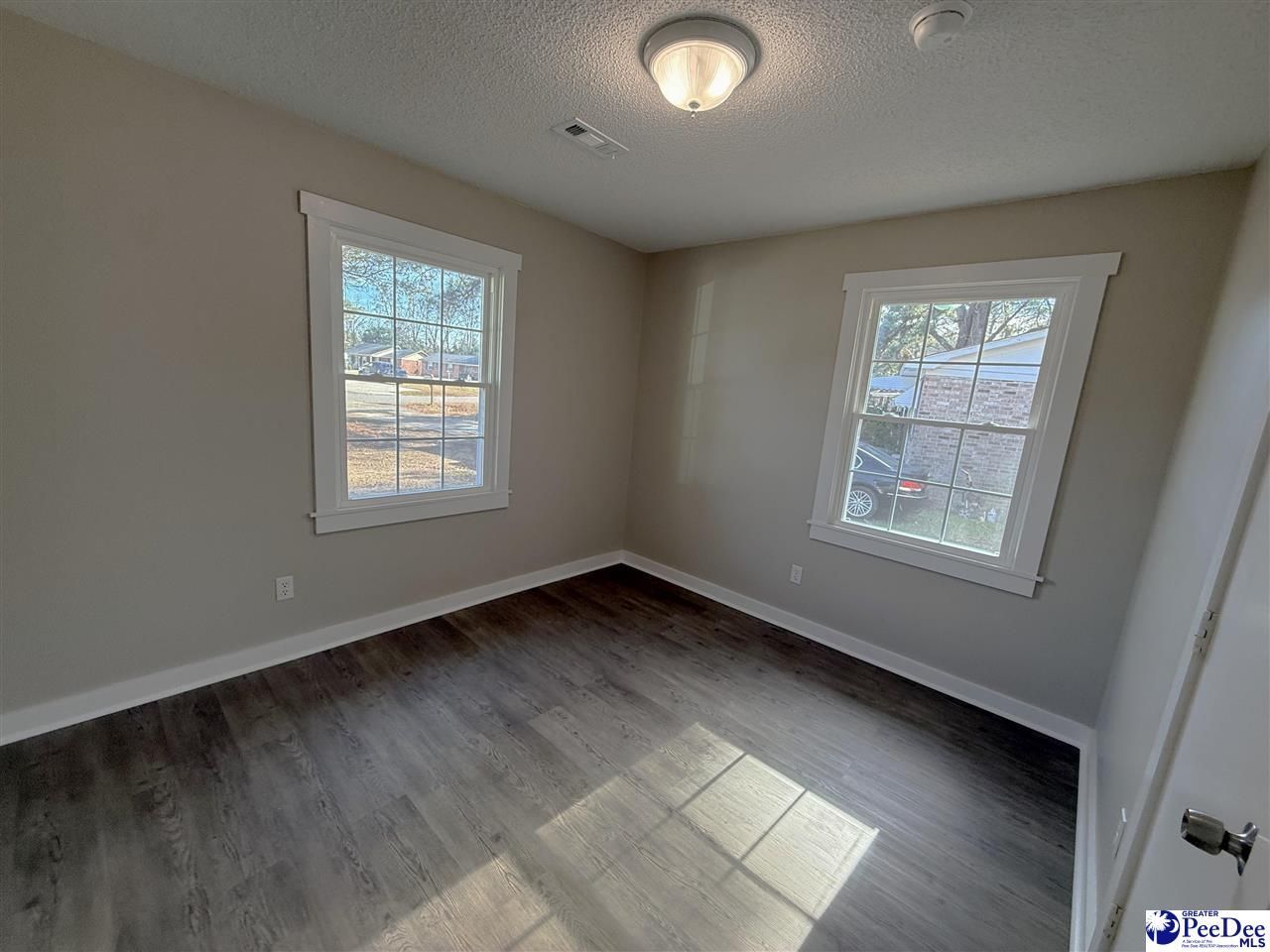 532 Palm Circle Photo 13