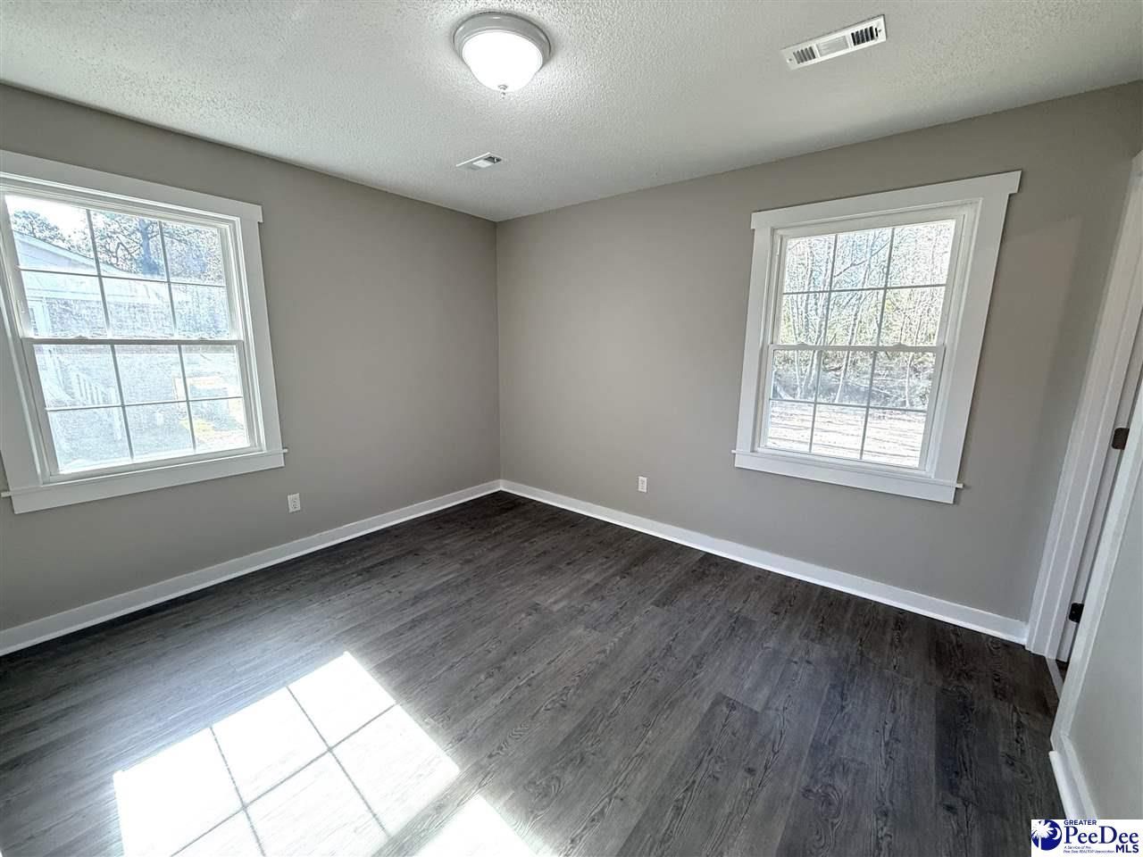 532 Palm Circle Photo 15