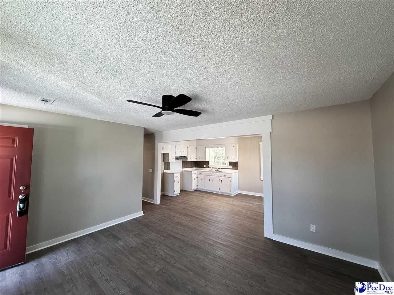 532 Palm Circle Photo 4