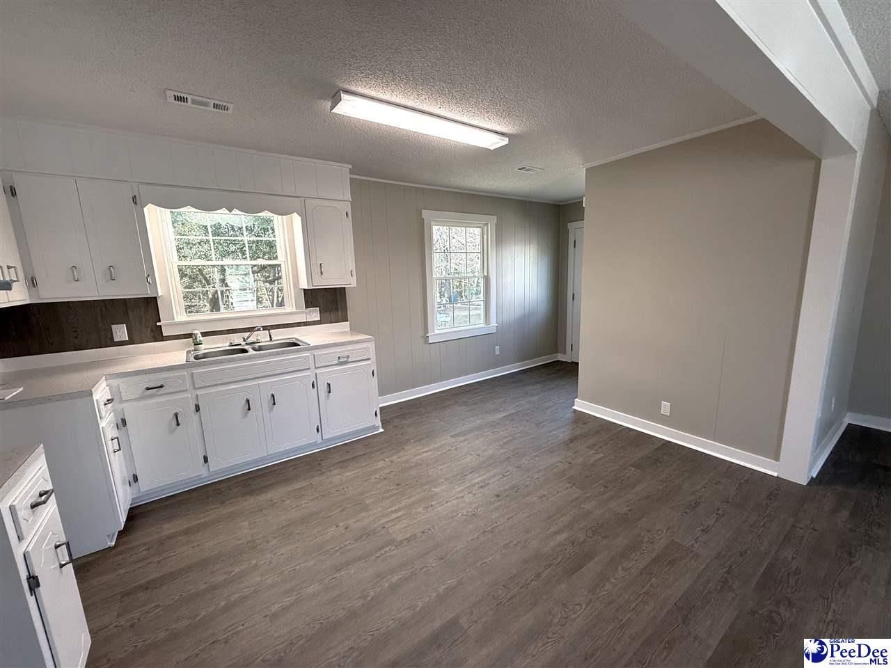 532 Palm Circle Photo 5