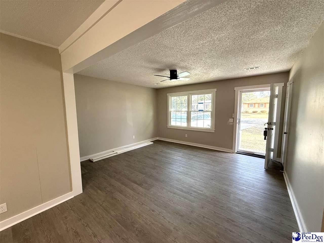 532 Palm Circle Photo 7