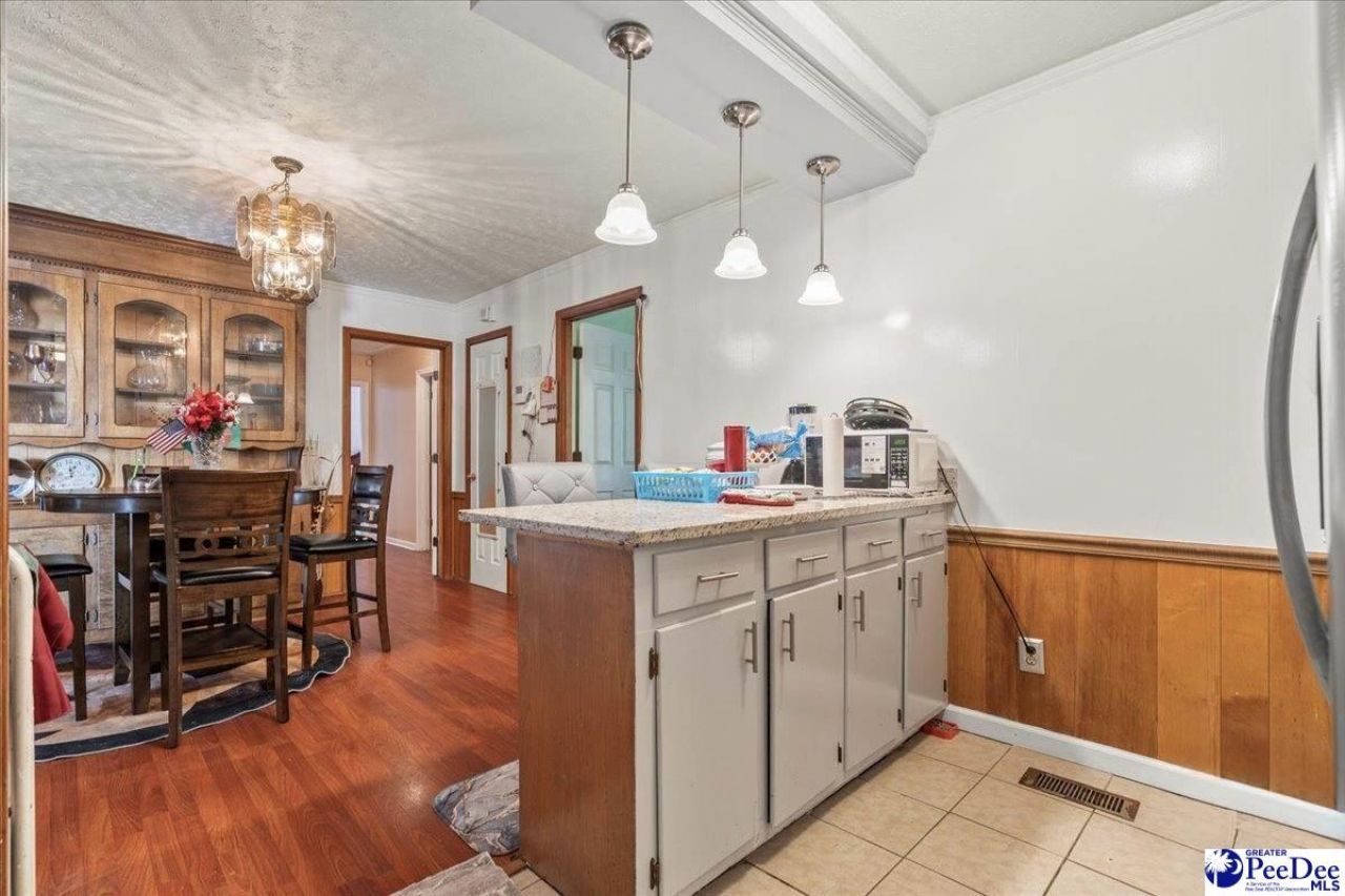 314 Hopkins St Photo 10