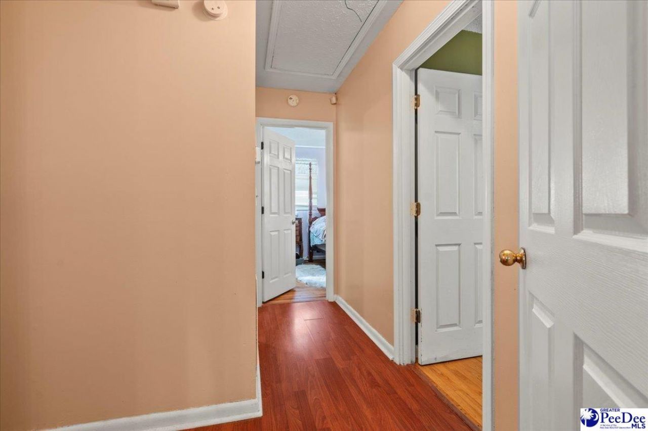 314 Hopkins St Photo 12