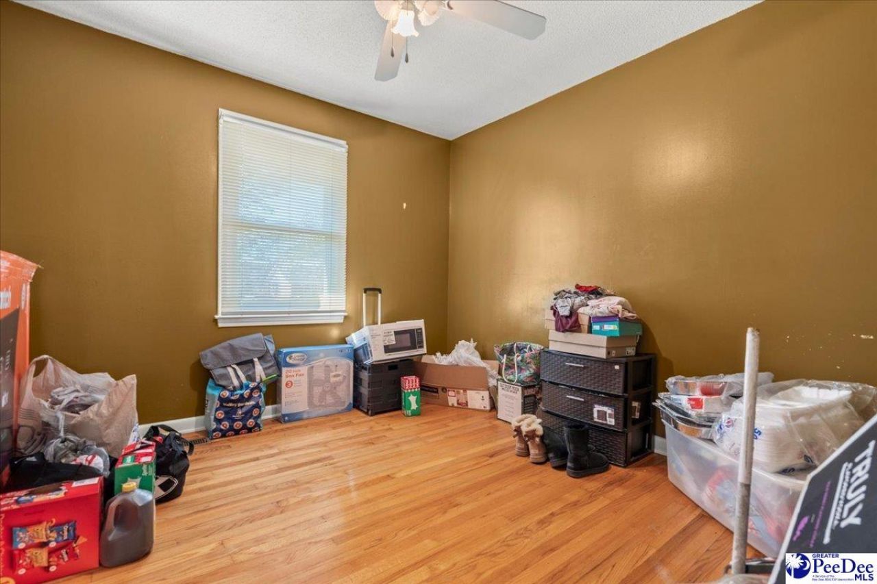 314 Hopkins St Photo 15