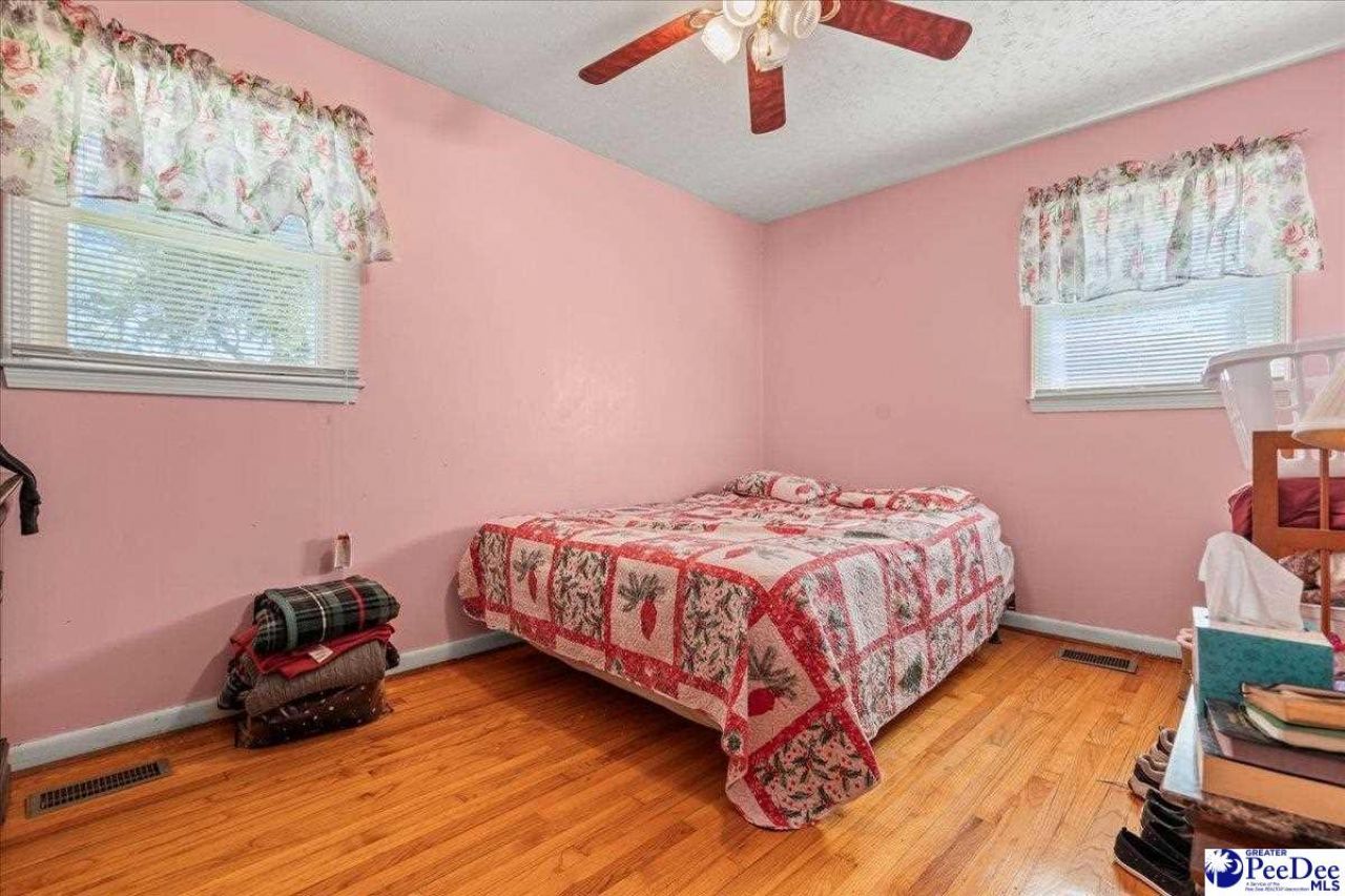 314 Hopkins St Photo 17