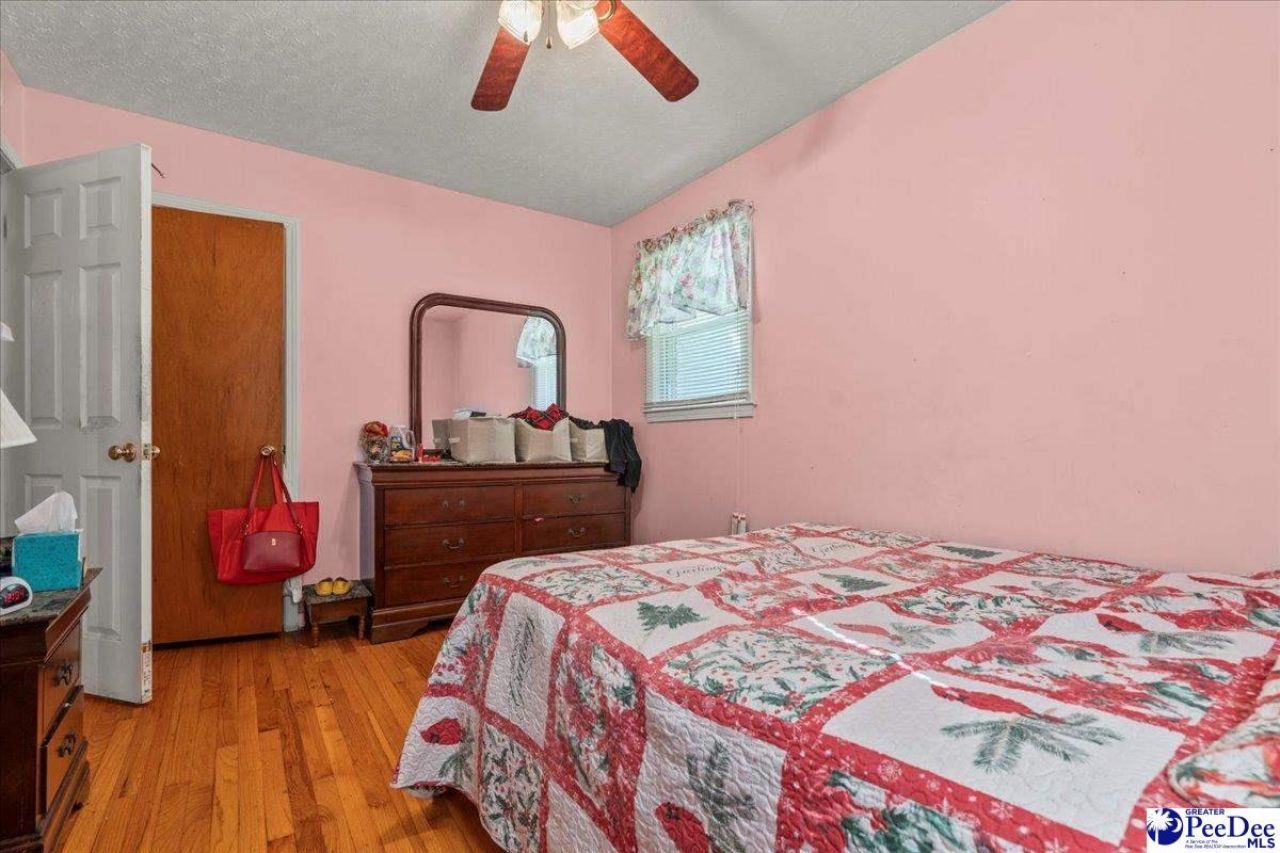 314 Hopkins St Photo 18