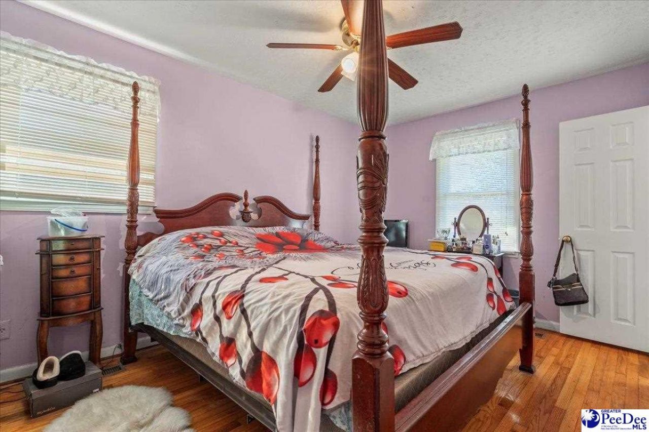 314 Hopkins St Photo 19