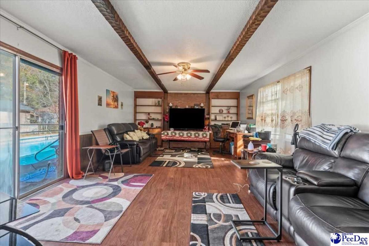 314 Hopkins St Photo 23