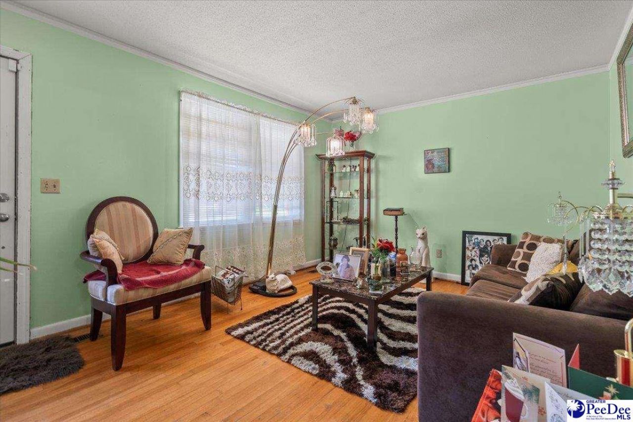 314 Hopkins St Photo 6